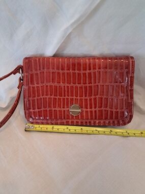 Vintage Y2k, Red Croc-Embossed Wristlet Clutch - Sleek Women's Bag